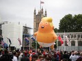 Balon Bayi Trump Raksasa Melayang Lagi di Parlemen Inggris