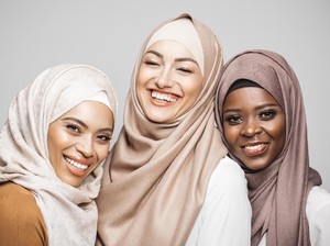 7 Tips Makeup Tahan Lama untuk Lebaran, Aman Dipakai Silaturahmi Seharian