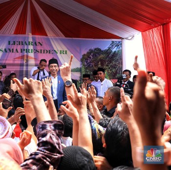 Intip Tamu Open House Jokowi: Warga Biasa sampai Dubes & AHY