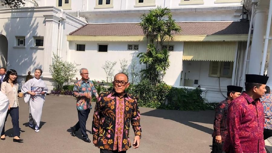Pagi ini, Presiden Joko Widodo melaksanakan halalbihalal atau open house dengan Wakil Presiden Jusuf Kalla.