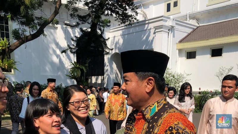 Pagi ini, Presiden Joko Widodo melaksanakan halalbihalal atau open house dengan Wakil Presiden Jusuf Kalla.