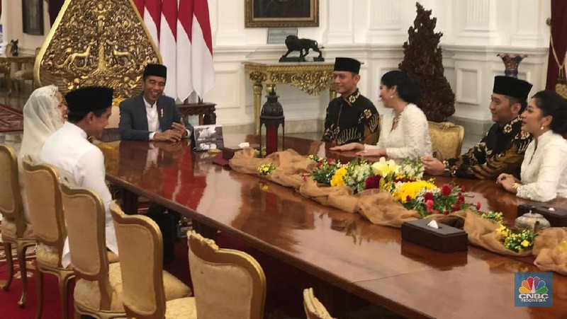 Politisi muda Agus Harimurti Yudhoyono (AHY) dan Edhie Baskoro Yudhoyono (Ibas) tampak mengunjungi Presiden Joko Widodo di Istana Merdeka, Rabu (5/6/2019) siang