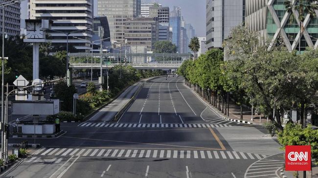 Jakarta Lengang  Polisi Ingatkan Risiko Berfoto di Jalan  Raya 