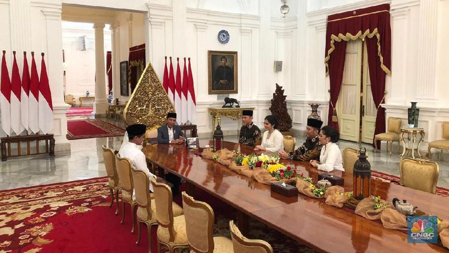 Politisi muda Agus Harimurti Yudhoyono (AHY) dan Edhie Baskoro Yudhoyono (Ibas) tampak mengunjungi Presiden Joko Widodo di Istana Merdeka, Rabu (5/6/2019) siang