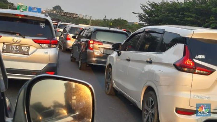 Penyebab kemacetan di Tol Trans Jawa, terutama Jakarta-Cikampek dan Cipali ternyata disebabkan oleh pergeseran waktu mudik hingga H+2.