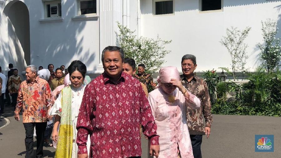 Pagi ini, Presiden Joko Widodo melaksanakan halalbihalal atau open house dengan Wakil Presiden Jusuf Kalla.