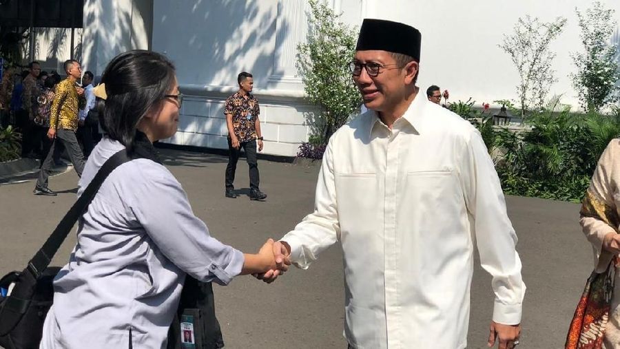 Pagi ini, Presiden Joko Widodo melaksanakan halalbihalal atau open house dengan Wakil Presiden Jusuf Kalla.