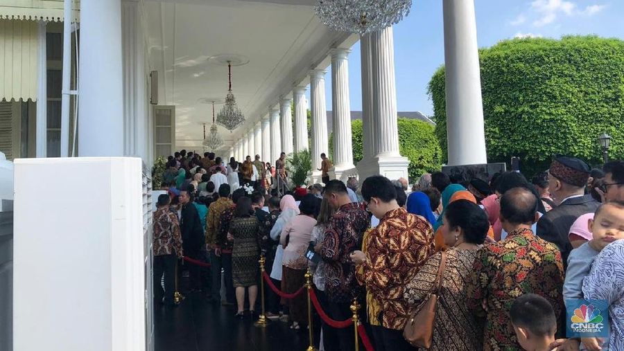Berbagai kalangan masyarakat hadir dalam open house Jokowi di Istana Negara, Rabu (5/6/2019).