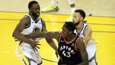 Bermain tanpa Kevin Durant dan Klay Thompson, Warriors berusaha mengandalkan Draymond Green (kiri) serta Stephen Curry untuk merebut kemenangan di gim ketiga. (REUTERS/Sergio Estrada-USA TODAY Sports)