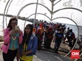 FOTO: Libur Lebaran, Ragunan dan Ancol Ramai Wisatawan