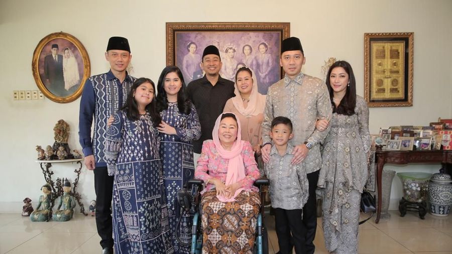 Safari lebaran dari keluarga mantan Presiden Susilo Bambang Yudhoyono (SBY) terus berlanjut di hari lebaran kedua.