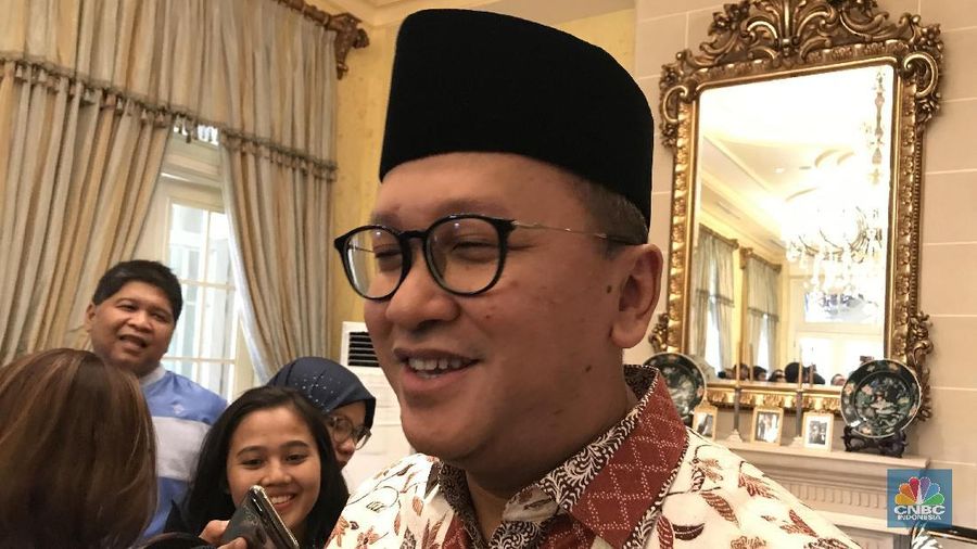 Ketua Umum Kadin Indonesia Rosan Roeslani mengaku dirinya ditunjuk langsung oleh Menko Perekonomian Airlangga Hartato sebagai Ketua Omnibus Law