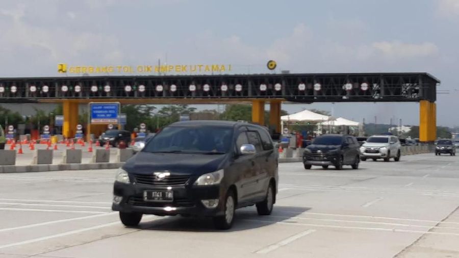 Jumlah kecelakaan turun 64% hingga hari kedua Lebaran atau H2, menurut data Kementerian Perhubungan.