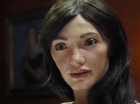 Ai-Da, Robot yang Mampu Menulis Puisi dari Penyair Klasik