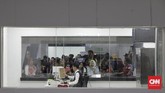 Warga menggunakan transportasi kereta MRT saat libur Hari Raya Idul Fitri di Stasiun MRT Bundaran HI, Jakarta, Jumat, 7 Juni 2019. (CNN Indonesia/Adhi Wicaksono)