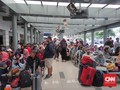 Penumpang Stasiun Senen Diprediksi Normal Rabu Pekan Depan