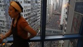 Kepala Eksekutif Hong Kong, Carrie Lam, menjanjikan perlindungan akan dilakukan selama proses hukum di China, untuk memastikan siapa pun yang menghadapi penganiayaan atau penyiksaan politik dan agama tidak akan diekstradisi. (Photo by Dale DE LA REY / AFP)