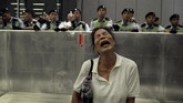 Di tengah-tengah aksi protes in, Pemimpin Hong Kong yang pro-Beijing memastikan bahwa pemerintahannya tidak akan membatalkan pembahasan rancangan undang-undang mengenai ekstradisi ke China. (AP Photo/Vincent Yu)