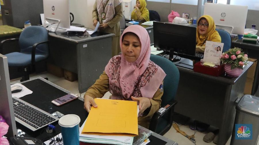 Wacana pegawai negeri sipil (PNS) tertentu bekerja dari rumah belum bisa diterapkan saat ini.