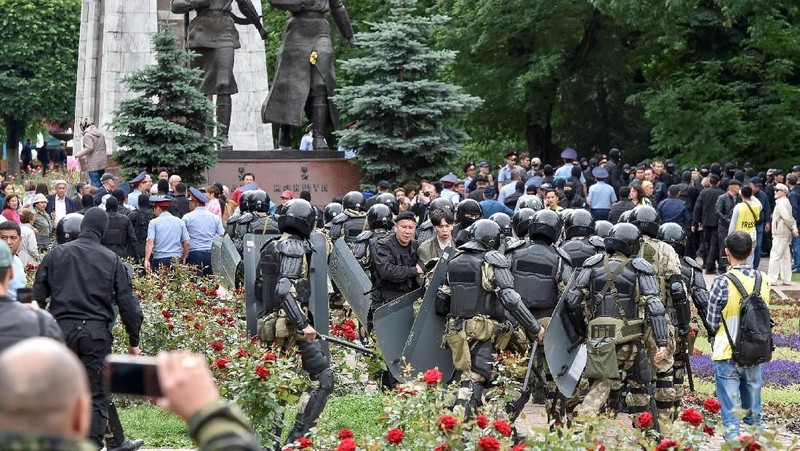 Sekitar 500 orang di Kazakhstan pada hari Minggu (09/06) ditangkap oleh polisi karena melakukan aksi demo jelang pemilihan presiden.