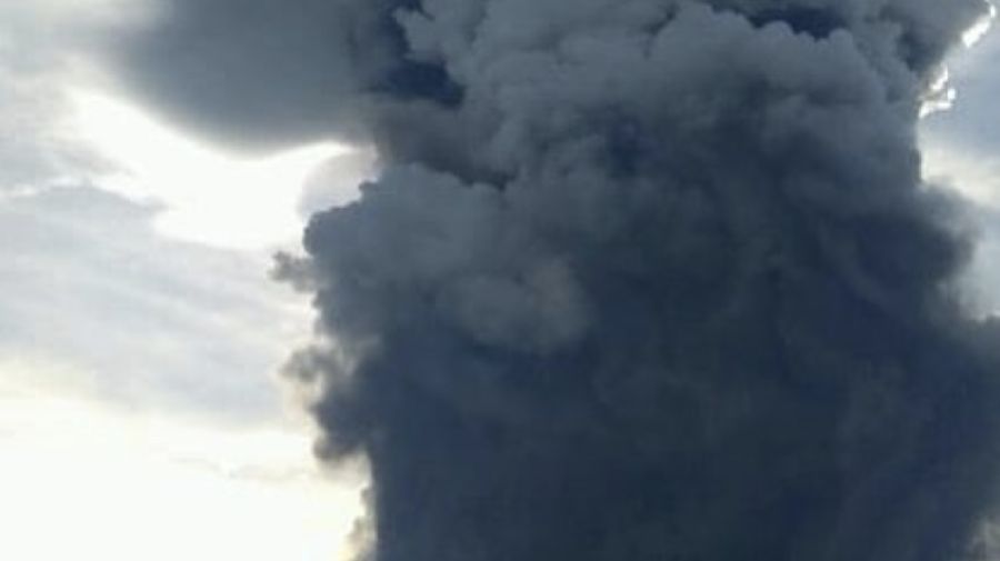 Sempat erupsi kemarin, status Gunung Sinabung kini diturunkan jadi level Siaga
