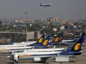 Tak Punya Uang, Jet Airways Setop Penerbangan