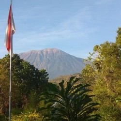 Sempat Erupsi, Gunung Agung & Sinabung Mulai Kembali Normal