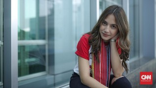 Cerita Pevita Pearce dari Perbatasan Indonesia
