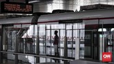 LRT saat ini telah memiliki rekomendasi teknis, rekomendasi keselamatan, serta rekomendasi sarana dan prasarana. Namun, untuk izin operasional masih menunggu dari Dinas Perhubungan Jakarta. (CNNIndonesia/Safir Makki)