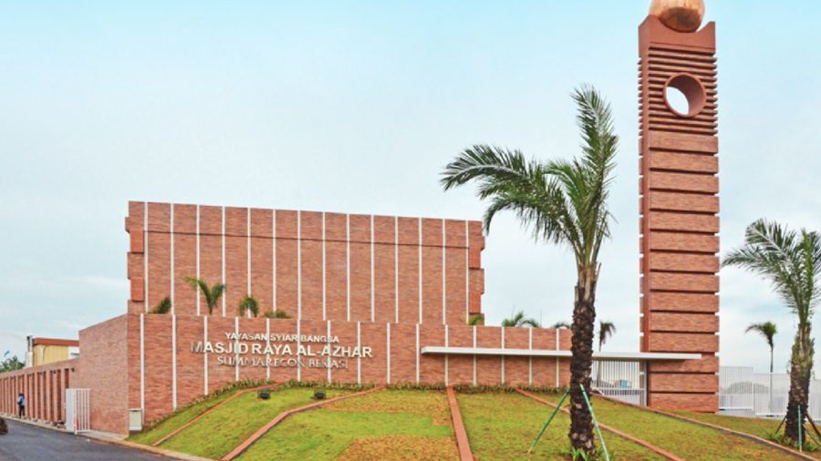 Masjid Al-Safar tengah hangat jadi perbincangan, berikut adalah deretan masjid yang lahir dari sentuhan desain Ridwan Kamil