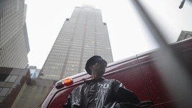 FOTO: Kecelakaan Helikopter di Tengah Hiruk-Pikuk Manhattan