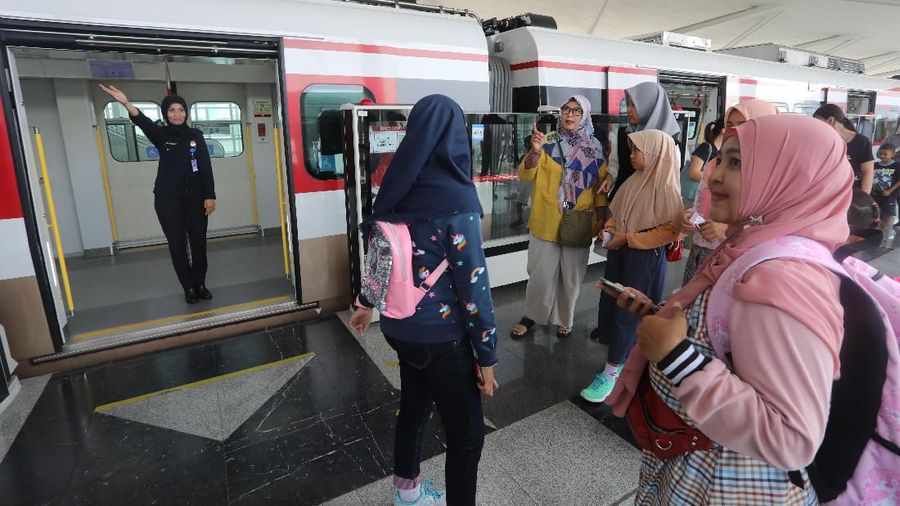 PT LRT Jakarta selaku operator akan memberlakukan tarif Rp 5.000 seiring berakhirnya masa uji publik.