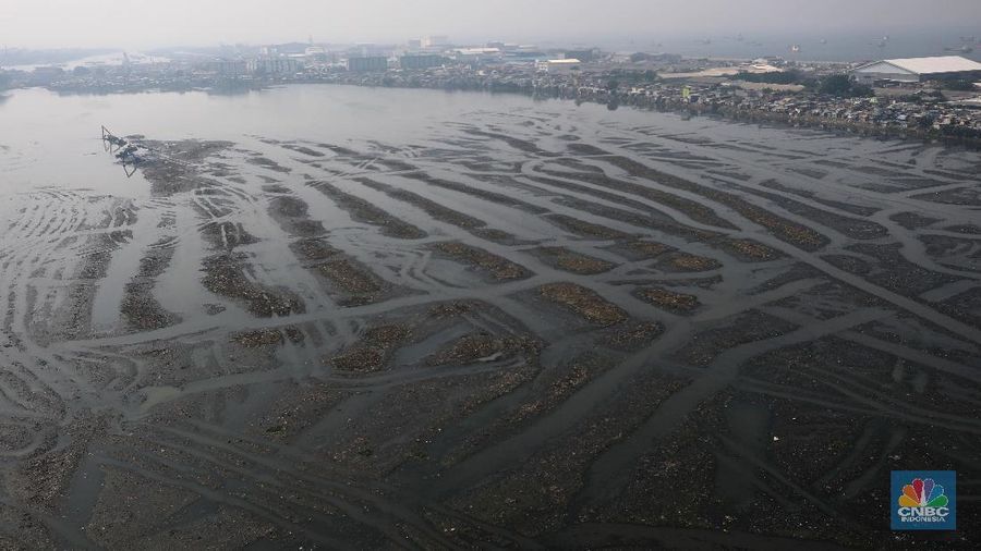 Sumber air utama untuk wilayah DKI Jakarta berasal dari Waduk Jatiluhur