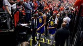 Kiprah Kevin Durant di laga itu tak berumur panjang. Kevin Durant kembali mengalami cedera di awal kuarter kedua dan tak bisa melanjutkan pertandingan. (REUTERS/Kyle Terada-USA TODAY Sports)