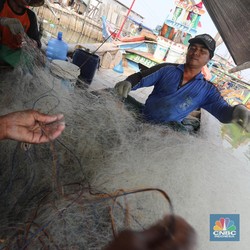 Nelayan Cirebon Lagi Mancing Ketemu Harta Karun Rp 720 M di Laut Jawa