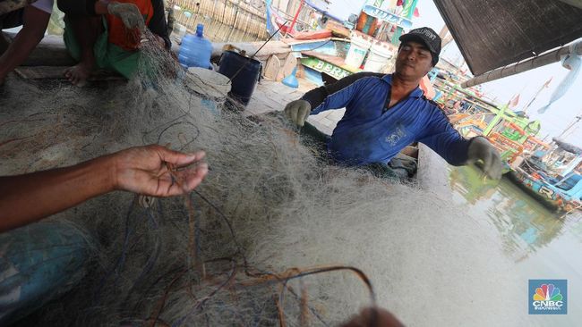 Nelayan Cirebon Lagi Mancing Ketemu Harta Karun Rp 720 M di Laut Jawa