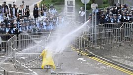 Polisi Hong Kong Tangkap Sebelas Demonstran Usai Kericuhan