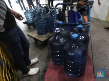 1,7 Juta Galon Air Masuk Jabodetabek/Hari, Bila Darurat Siap?