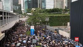 VIDEO: Massa Anti RUU Ekstradisi Blokir Jalanan Hong Kong