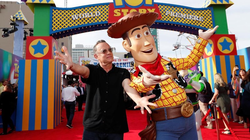 Para penggemar terlihat antusias dalam acara Premiere Toy Story 4 (11/05/2019) dengan menggunakan kostum sesuai karakter favorit mereka