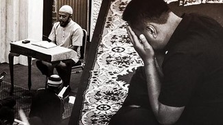 Hitam Putih Hijrah