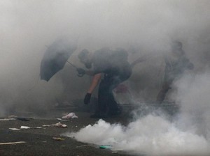 Israel Lempari Kantor Federasi Sepakbola Palestina dengan Gas Air Mata
