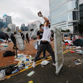 Protes Ekstradisi, Demonstran & Polisi Hong Kong Bentrok