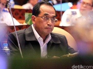 Menhub Mau Pembangunan Jalur KA Layang Digenjot Buntut Marak Kecelakaan