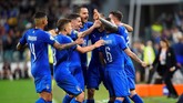 Kemenangan Italia membuat mereka mengoleksi 12 poin dari empat laga yang telah mereka jalani. (REUTERS/Massimo Pinca)