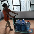 Rakyat RI Miskin Gara-Gara Air Galon, ADES Cs Malah Moncer!