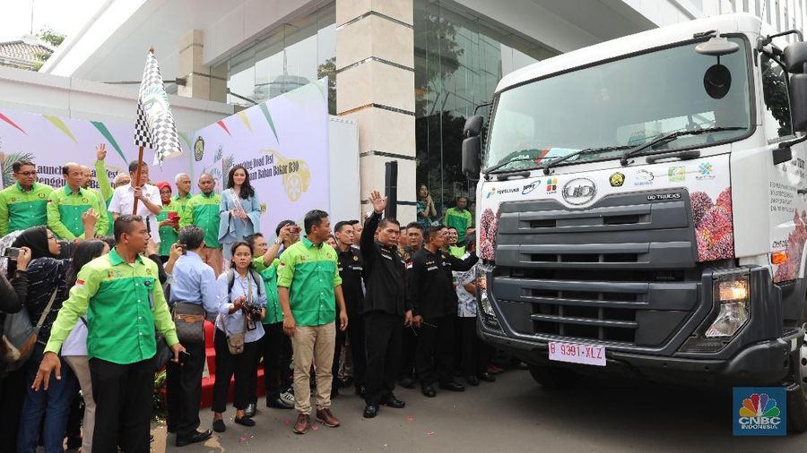 B30 dengan campuran biodiesel 30% pada bahan bakar solar. Uji coba dilakukan dengan melepas truk dan mobil untuk susuri jalanan di Pulau Jawa hingga 50 ribu KM.