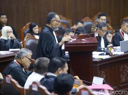 Hakim MK Tegaskan Tidak Ada Landasan Hukum Saksi MK Dilindungi LPSK Hakim MK Tegaskan Tidak Ada Landasan Hukum Saksi MK Dilindungi LPSK