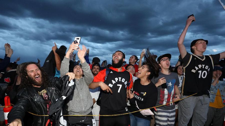 Raptors memenangkan laga keenam NBA Finals 2019 (14/06) yg digelar di markas lawannya Golden State Warrior di Oracle Arena, Canada.