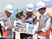 Dear Pak Jokowi, Pangkas Habis Pajak Tak Cukup Atasi CAD